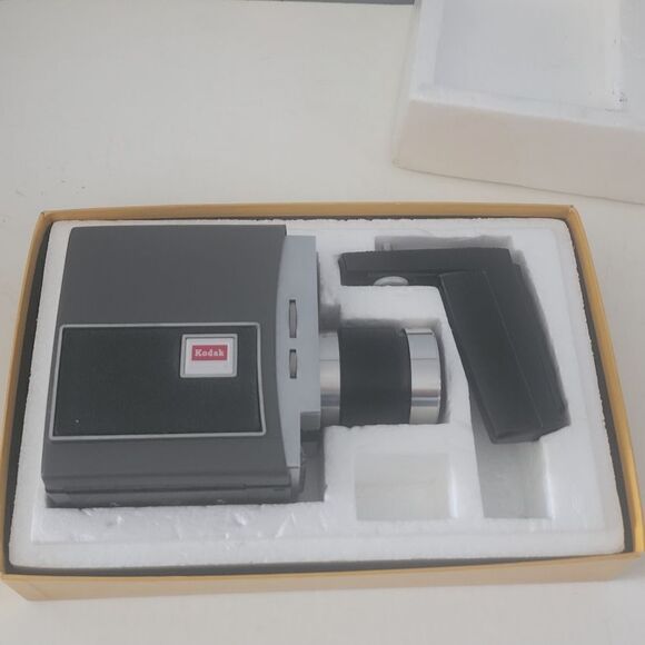 Vintage Kodak Electric 8 Movie Camera untested - Picture 2 of 10